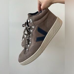 Veja Roraima Nubuck Moonrock Nautico Men’s Sneakers - Size 12